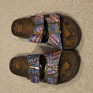 Muk Luks sandals women's size 8 same day shipping Smoke Free Home